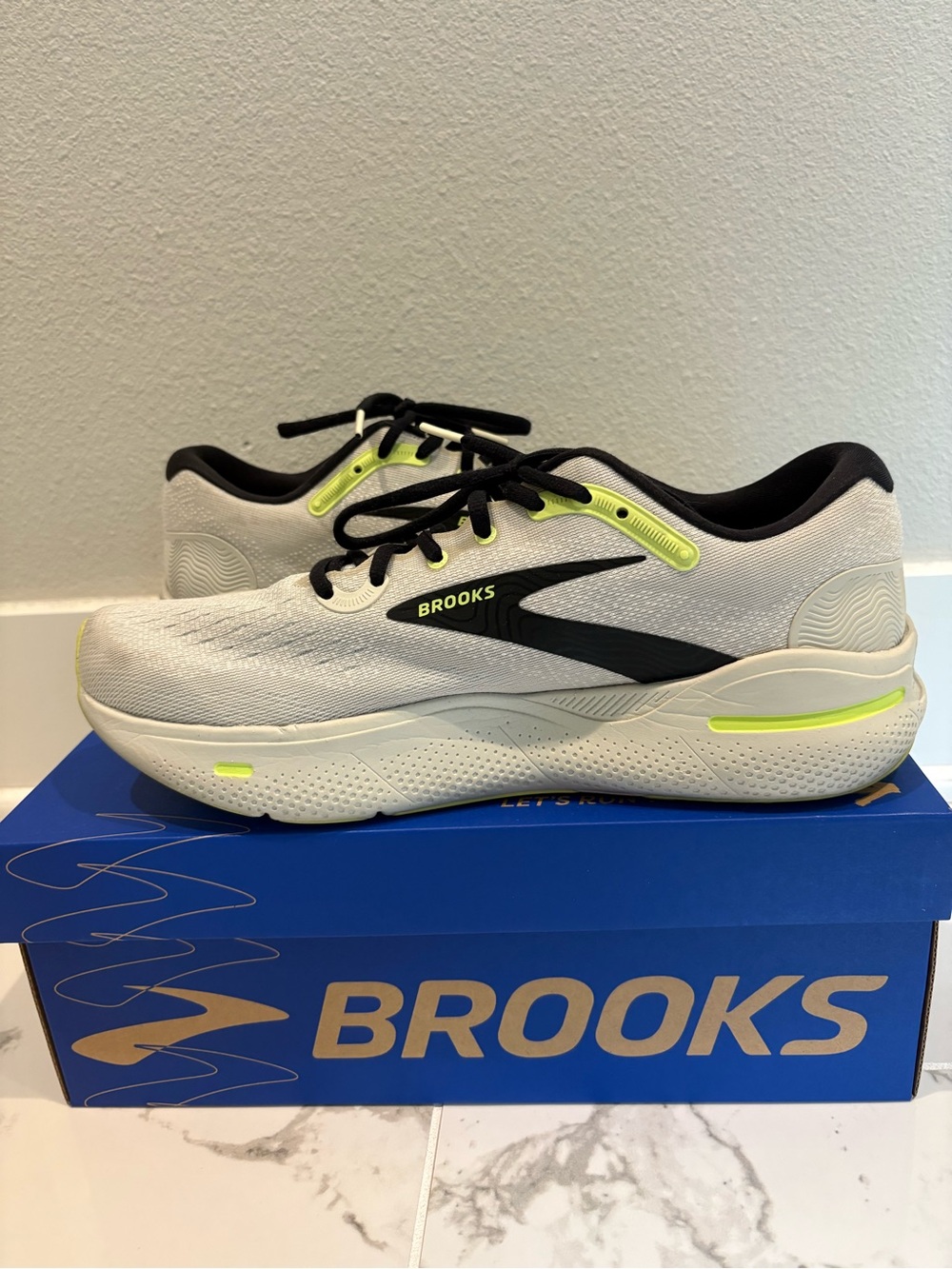 Brooks Ghost Max Men’s 10.5 running shoes